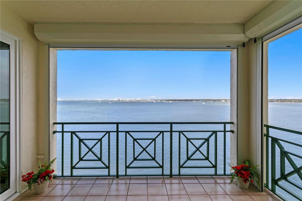 4717 Dolphin Cay Lane S, Unit 507, Saint Petersburg, FL 33711 Photo