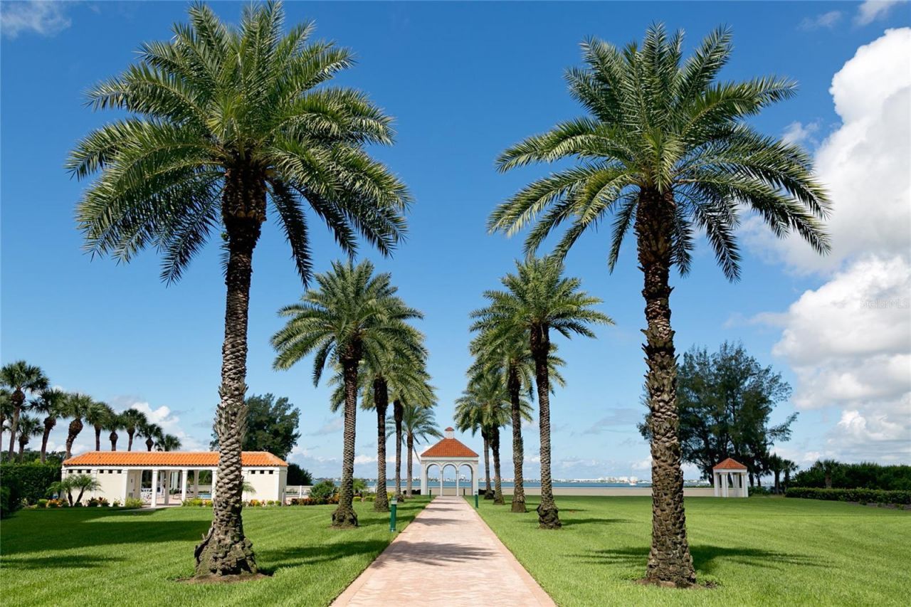 4717 Dolphin Cay Lane S, Unit 507, Saint Petersburg, FL 33711 Photo