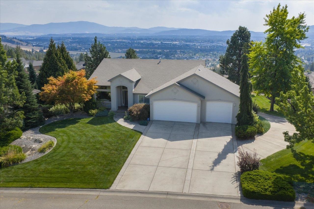 8816 E Woodland Park Dr primary photo