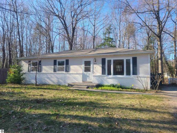 4805 Chippewa Road, Oscoda, MI 00000