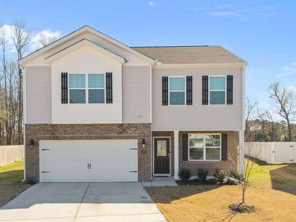 145 Pumpernickel Place , Washington, NC 27889