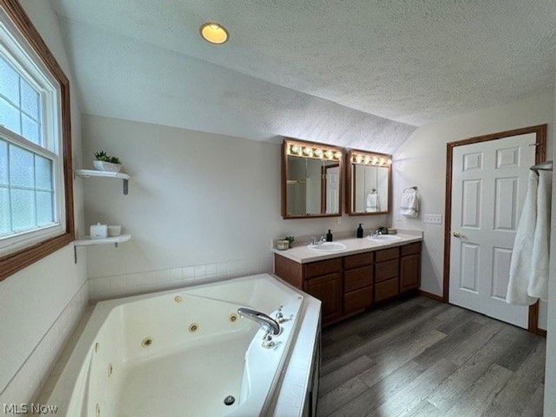 3805 Mount Vernon Boulevard, Norton, OH 44203 Photo 11