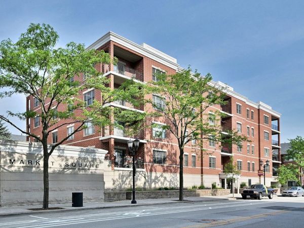 210 N Addison Avenue , Unit 301, Elmhurst, IL 60126