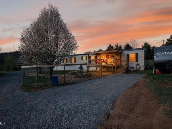 393 Meadow Creek Road, Bristol, TN 37620