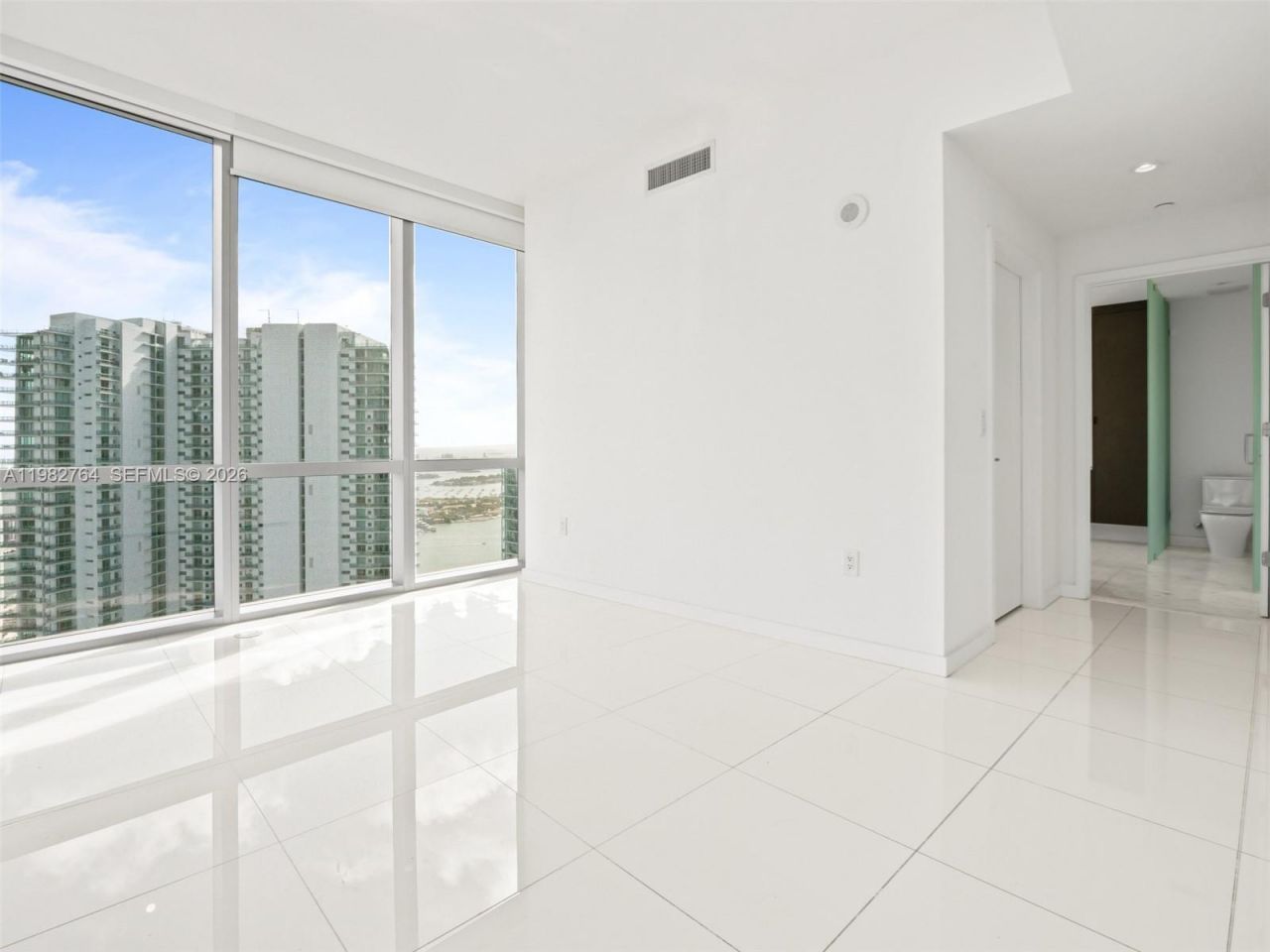 851 NE 1st Ave, Unit 4801, Miami, FL 33132 Photo