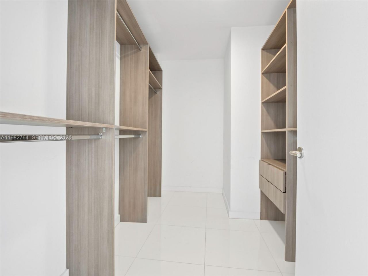 851 NE 1st Ave, Unit 4801, Miami, FL 33132 Photo
