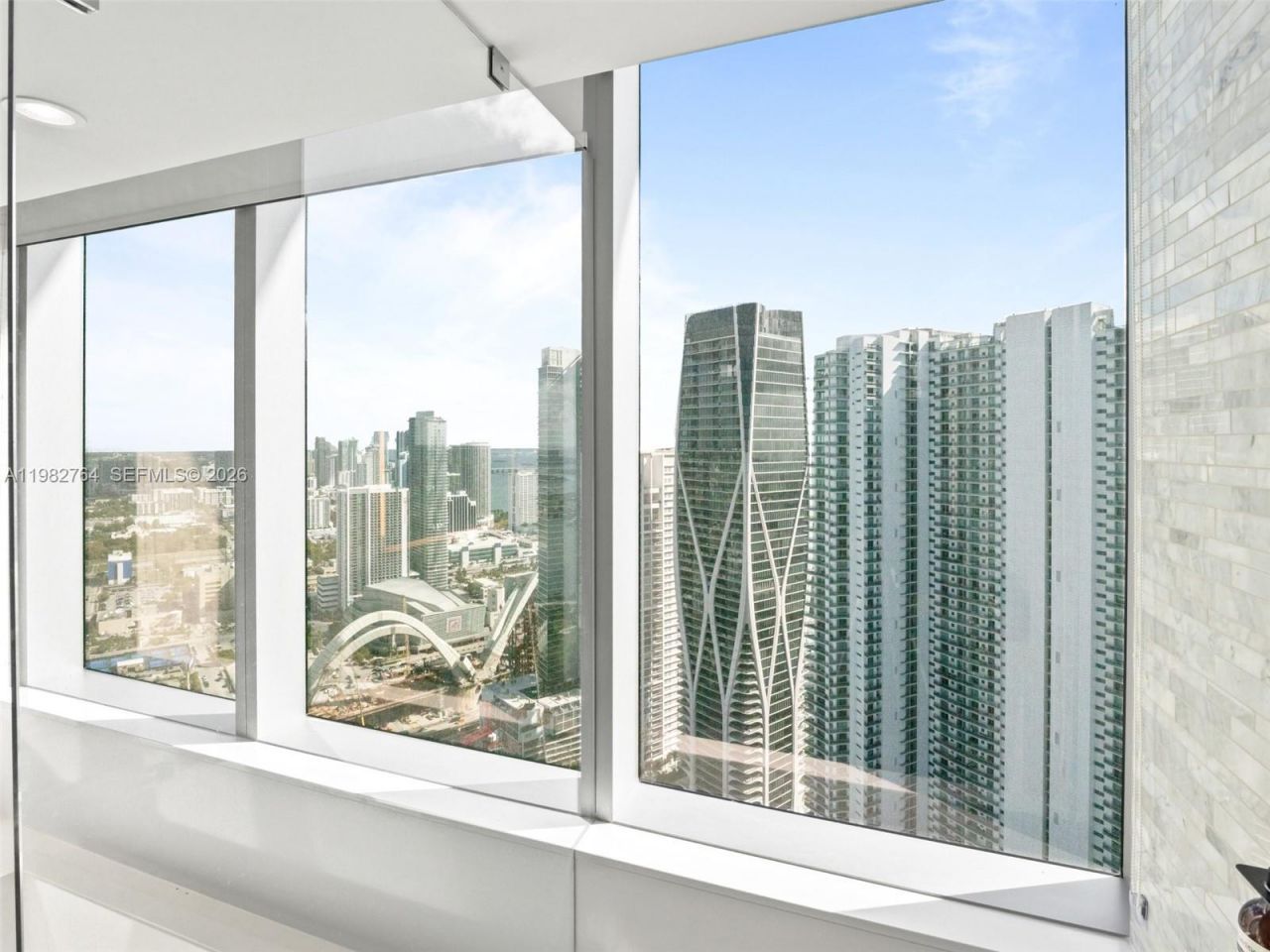 851 NE 1st Ave, Unit 4801, Miami, FL 33132 Photo