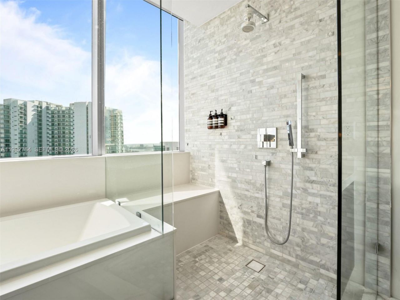 851 NE 1st Ave, Unit 4801, Miami, FL 33132 Photo