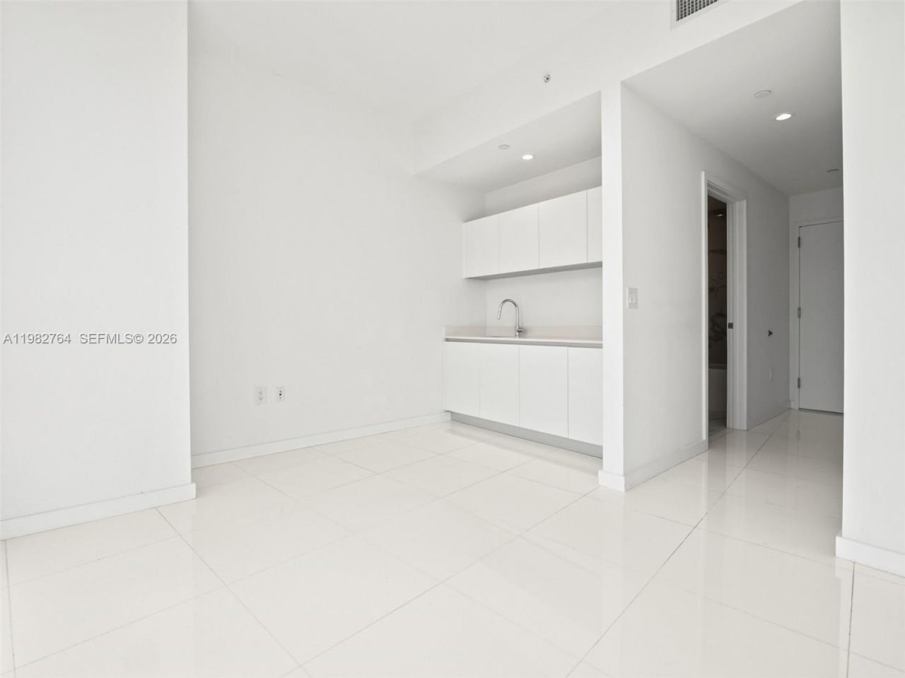 851 NE 1st Ave, Unit 4801, Miami, FL 33132 Photo