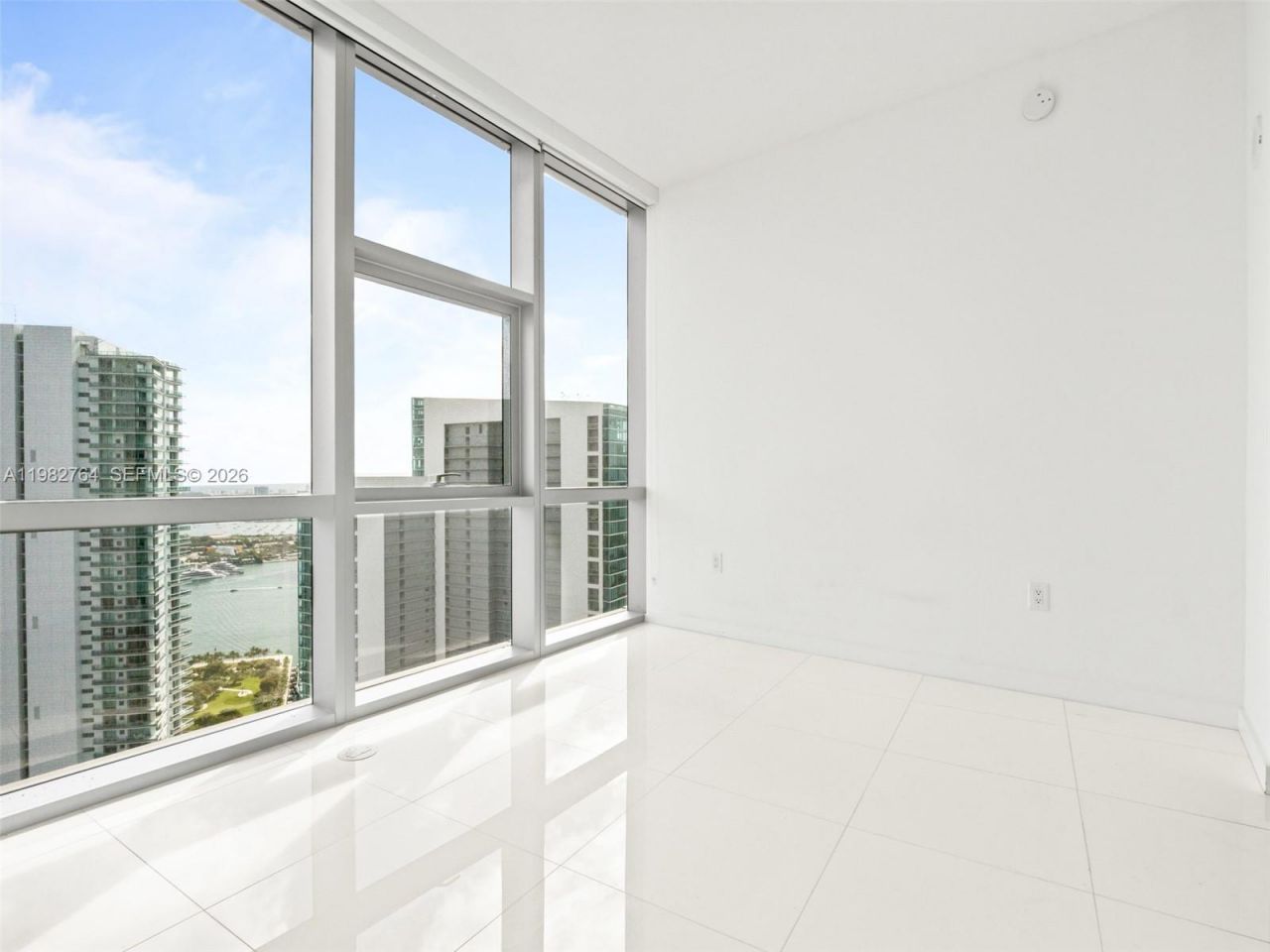 851 NE 1st Ave, Unit 4801, Miami, FL 33132 Photo