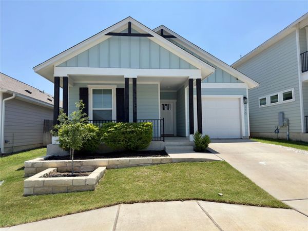 316 E Broade ST , Leander, TX 78641