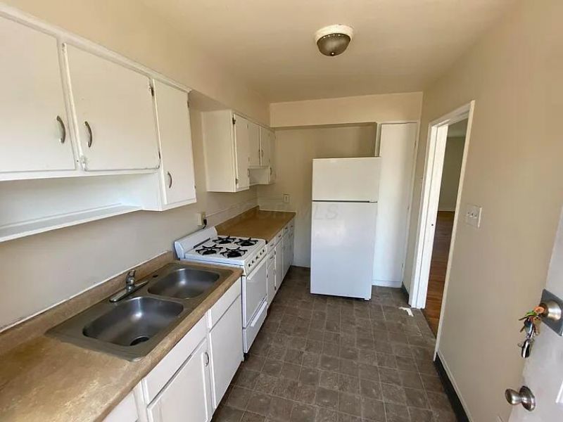 73 N Hampton Road, Unit B, Columbus, OH 43213 Photo 3