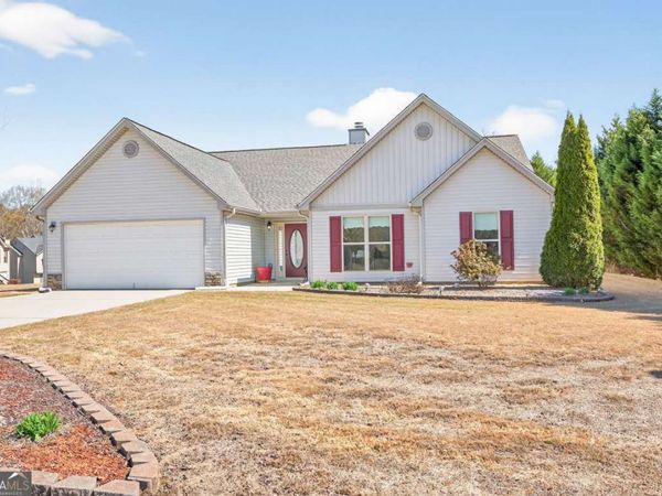 1411 Silvergate Way, Winder, GA 30680