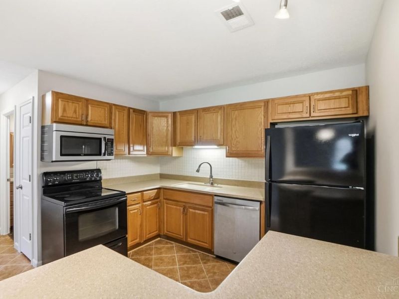 7216 Creekview Drive, Unit 3, Colerain Township, OH 45247 Photo 9