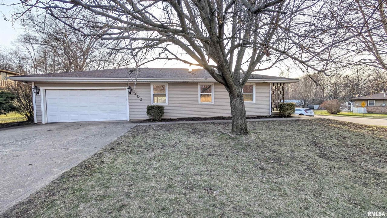 200 Lasalle Boulevard, Marquette Heights, IL 61554 Main Photo