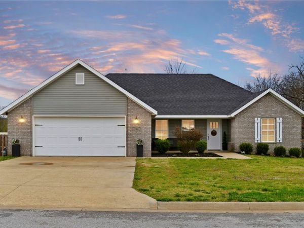 164 Parson Street , Huntsville, AR 72740