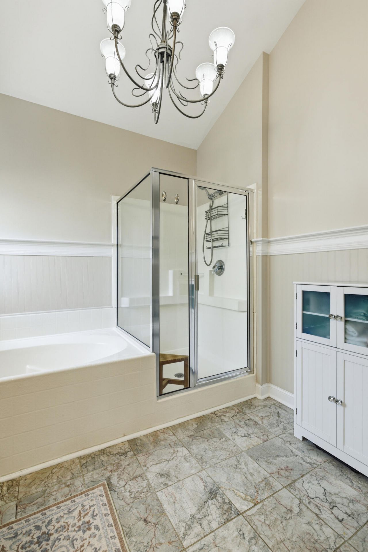 212 Ashford Circle Photo 13