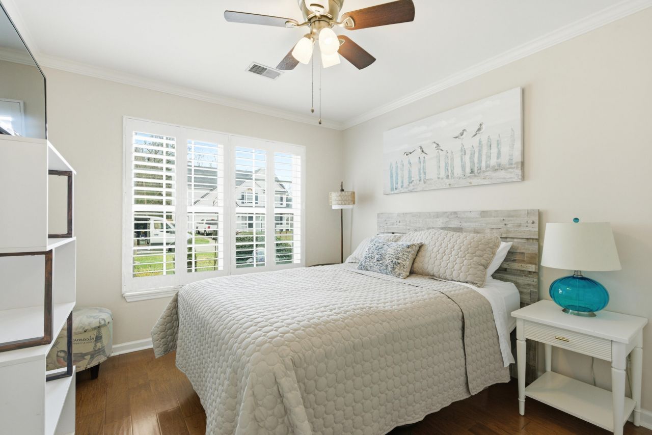 212 Ashford Circle Photo 14