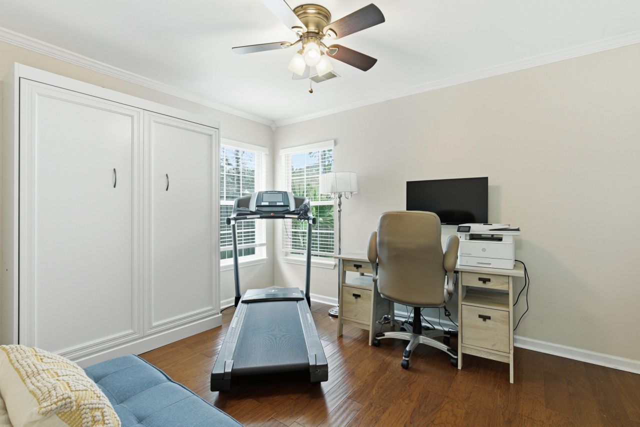 212 Ashford Circle Photo 16