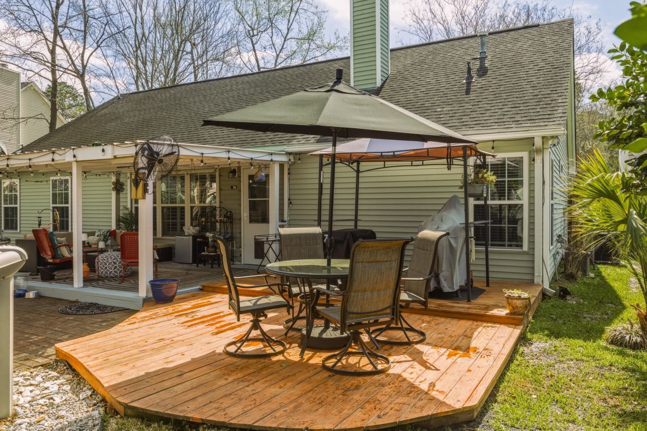 212 Ashford Circle Photo 18