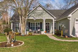 212 Ashford Circle photo 4