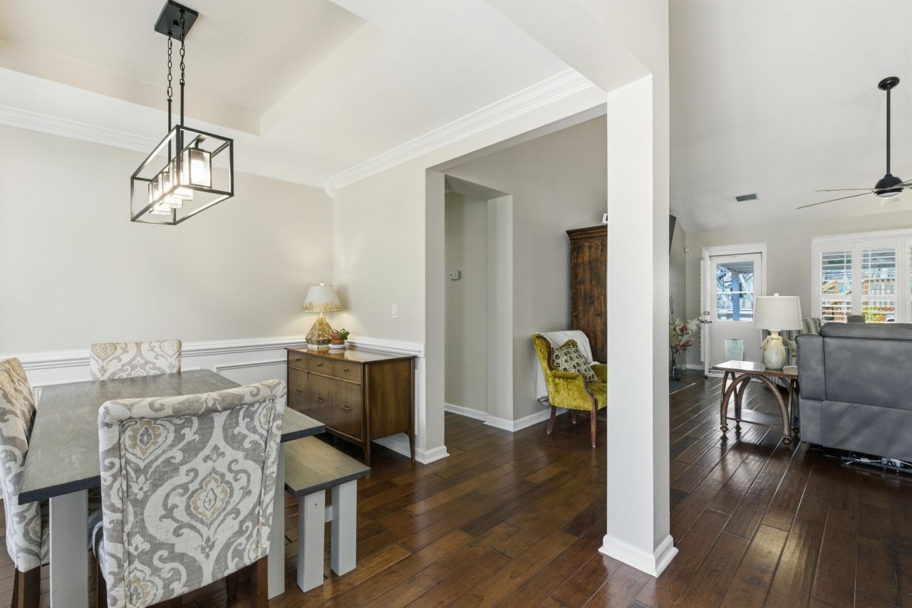 212 Ashford Circle Photo 4