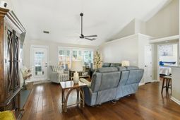 212 Ashford Circle photo 4