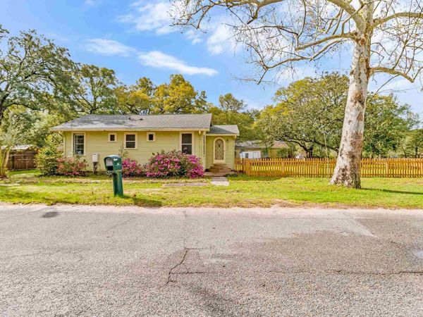 2105 Grundy St, Pensacola, FL 32507