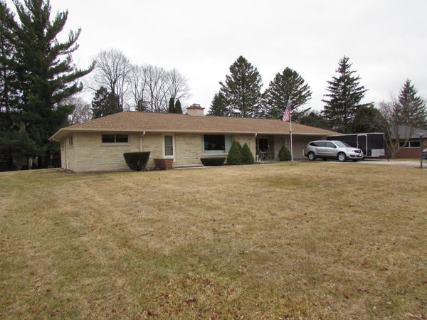 203 Grand Ave, Thiensville, WI 53092