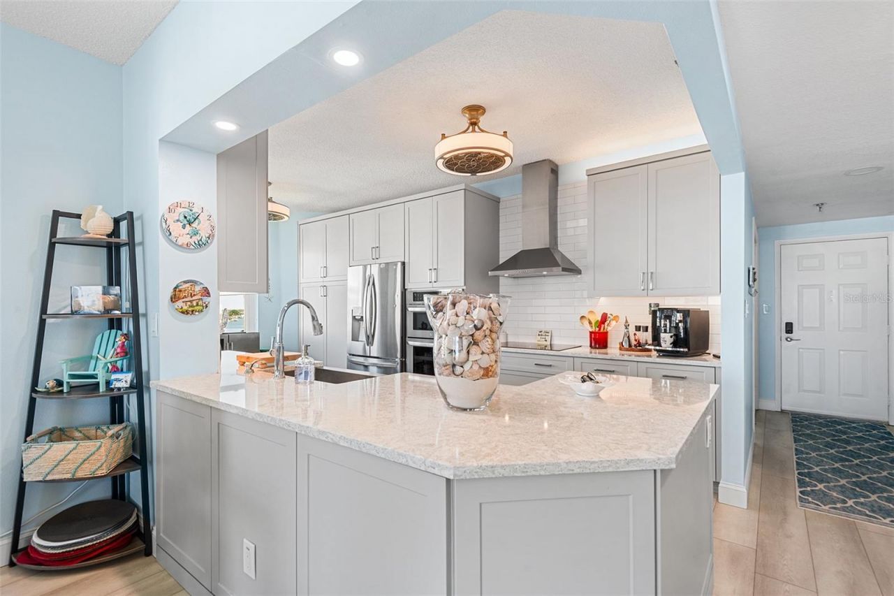 7902 Sailboat Key Boulevard S, Unit 608, South Pasadena, FL 33707 Photo