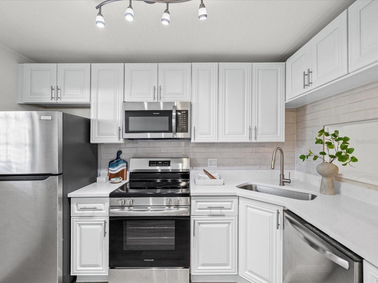 19701 Gulf Boulevard, Unit 105, Indian Shores, FL 33785 Photo
