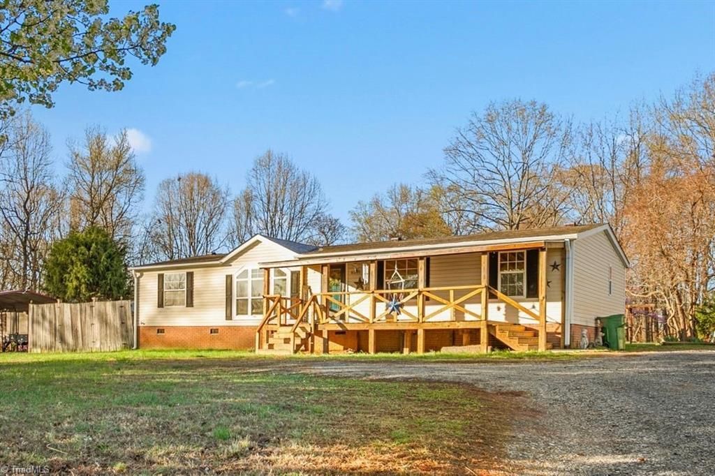 6381 Eagle Landing Drive, Trinity, NC 27370 Main Photo