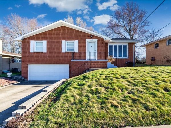 217 Lorraine Drive , Weirton, WV 26062