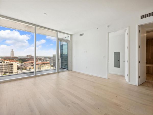 313 W 17th ST, Unit 1502, Austin, TX 78701
