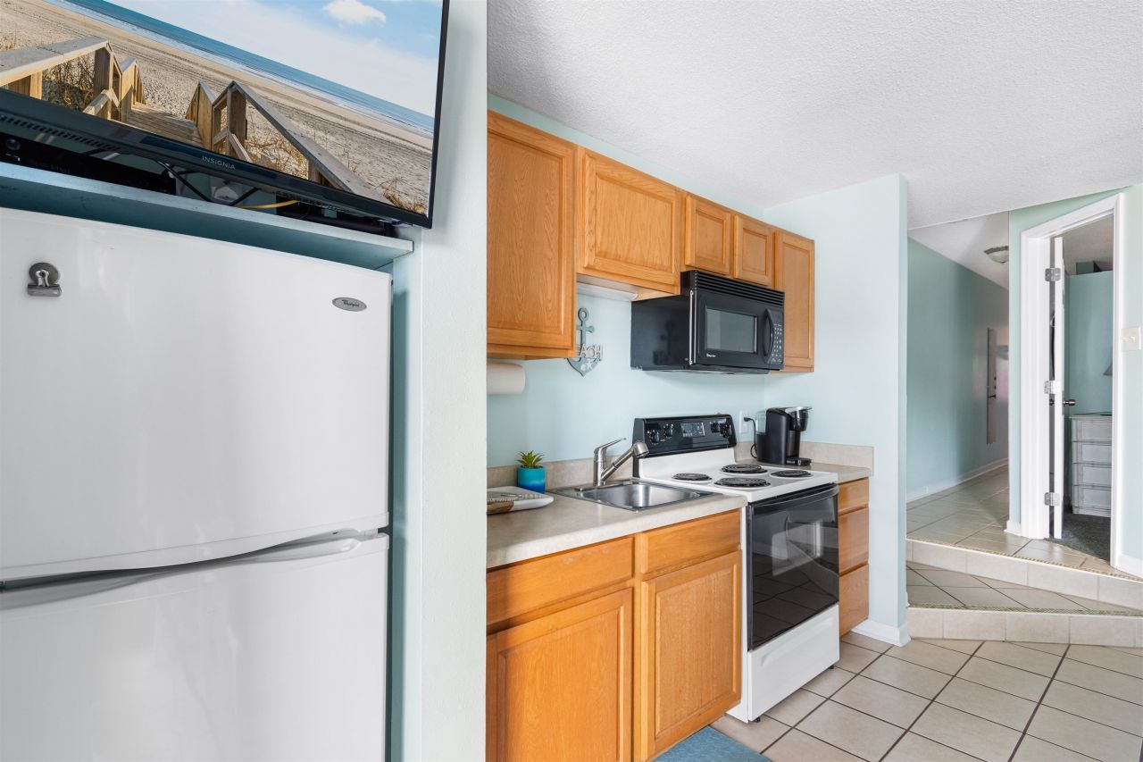 627 N Waccamaw Dr.  Photo 10