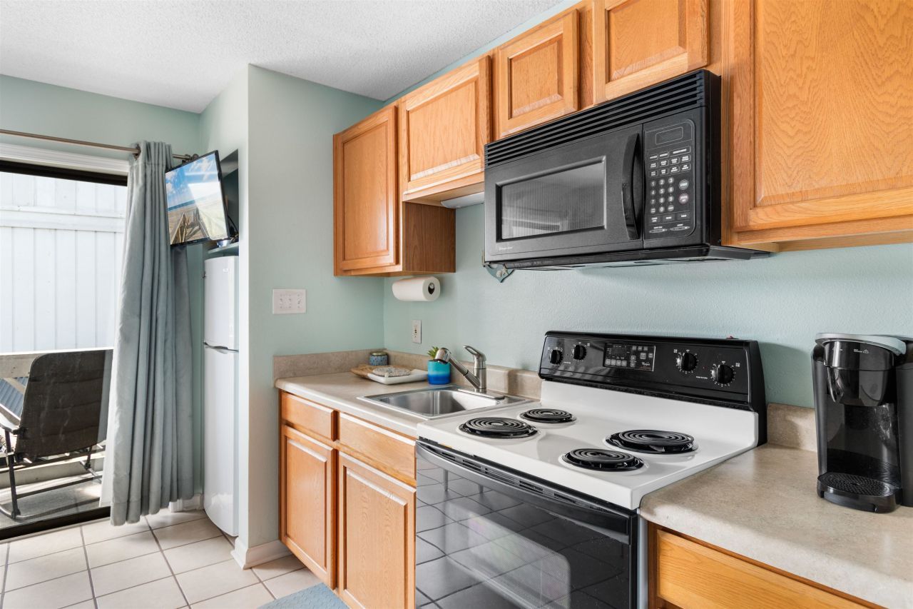 627 N Waccamaw Dr.  Photo 12