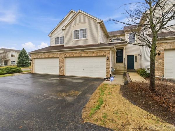 209 Nicole Drive , Unit B, South Elgin, IL 60177