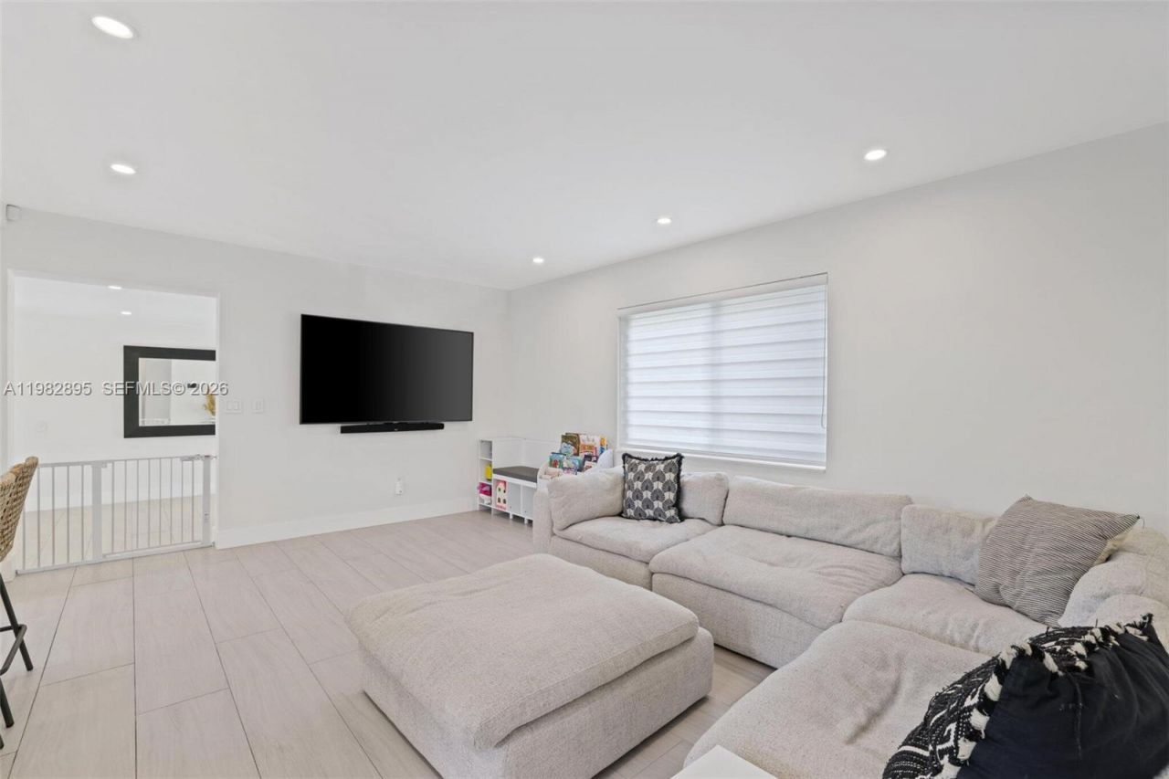 5830 SW 51st Ter, Miami, FL 33155 Photo