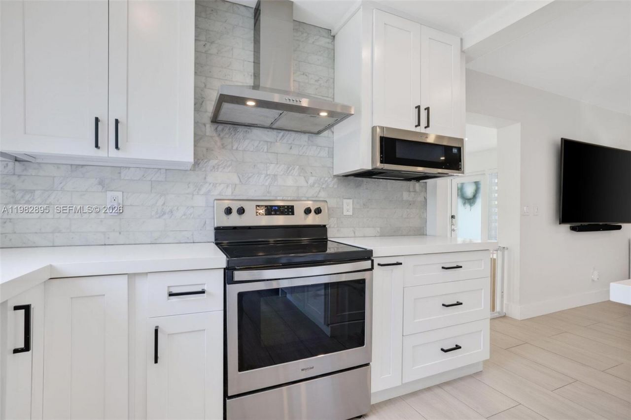 5830 SW 51st Ter, Miami, FL 33155 Photo