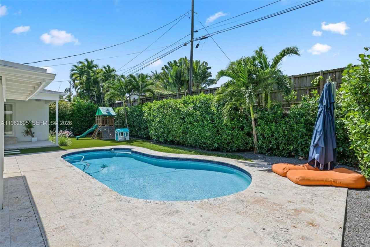 5830 SW 51st Ter, Miami, FL 33155 Photo