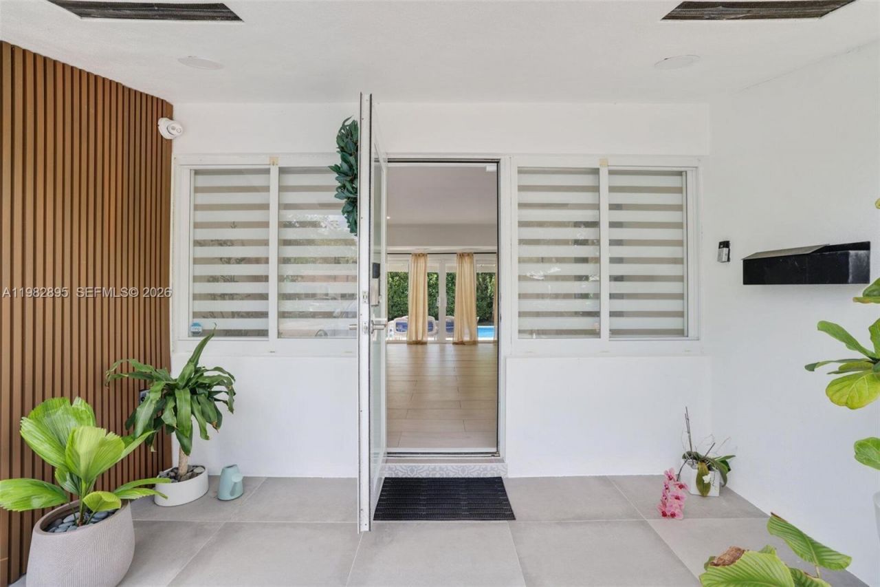 5830 SW 51st Ter, Miami, FL 33155 Photo