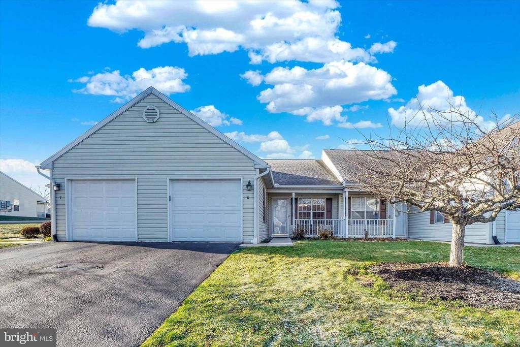 8 HAGARMAN DRIVE York, PA 17408