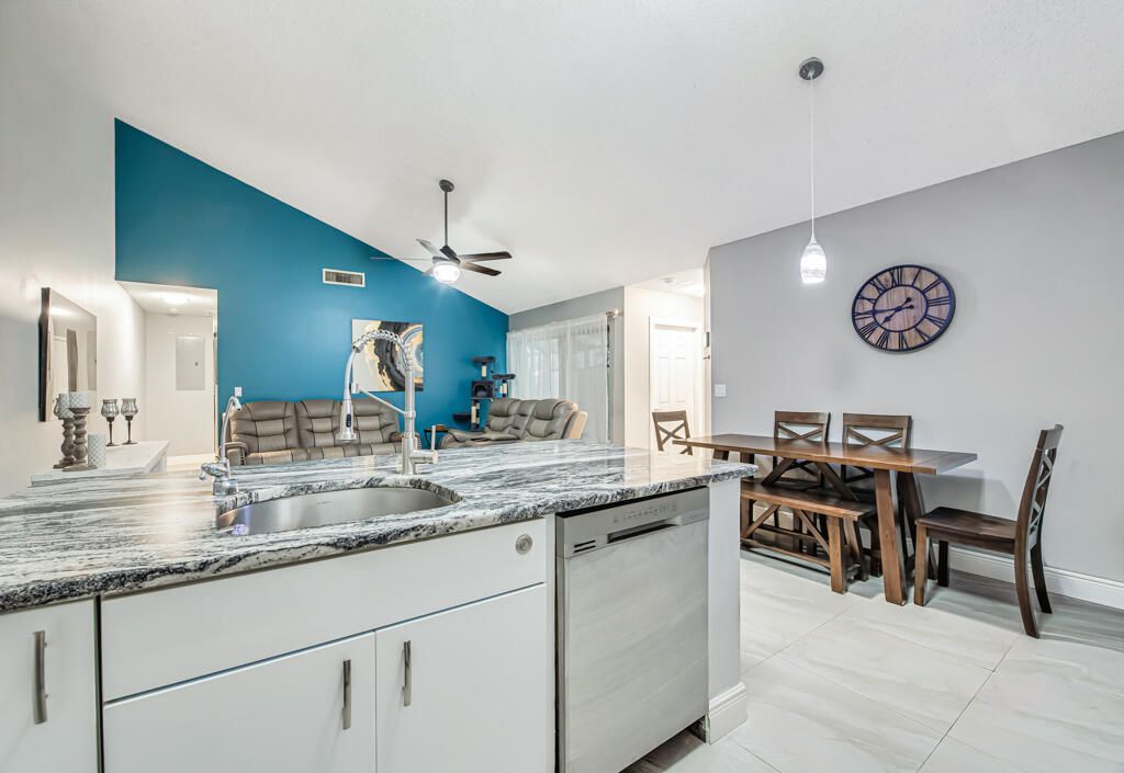 8888 Thumbwood Circle, Unit Apt B, Boynton Beach, FL 33436 Photo