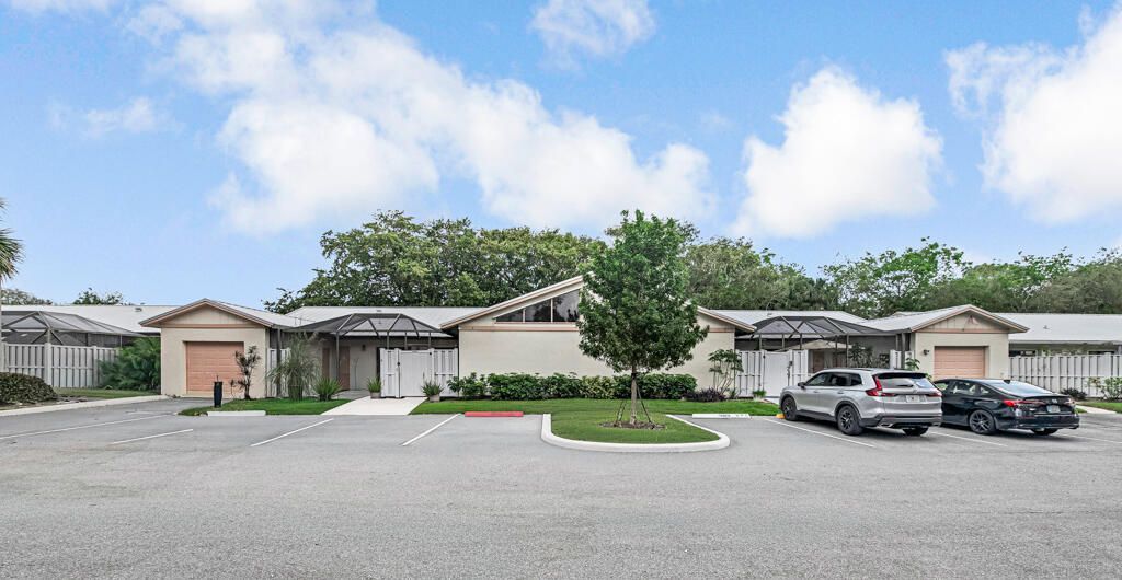 8888 Thumbwood Circle, Unit Apt B, Boynton Beach, FL 33436 Photo