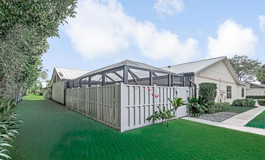 8888 Thumbwood Circle, Unit Apt B, Boynton Beach, FL 33436 Photo