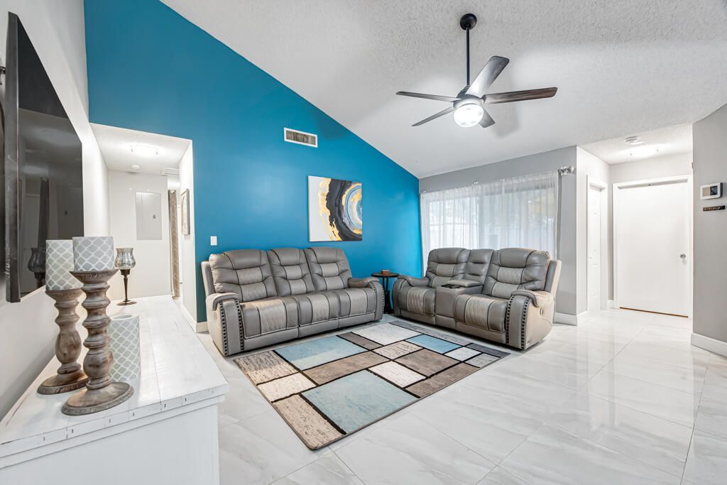 8888 Thumbwood Circle, Unit Apt B, Boynton Beach, FL 33436 Photo