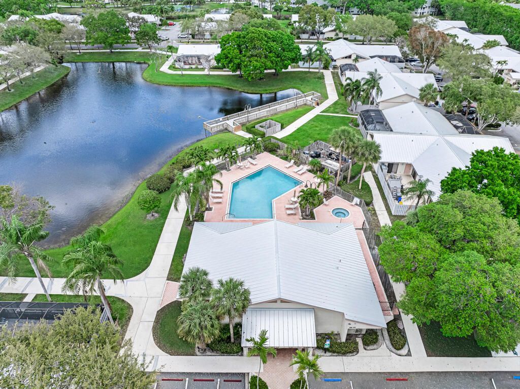 8888 Thumbwood Circle, Unit Apt B, Boynton Beach, FL 33436 Photo