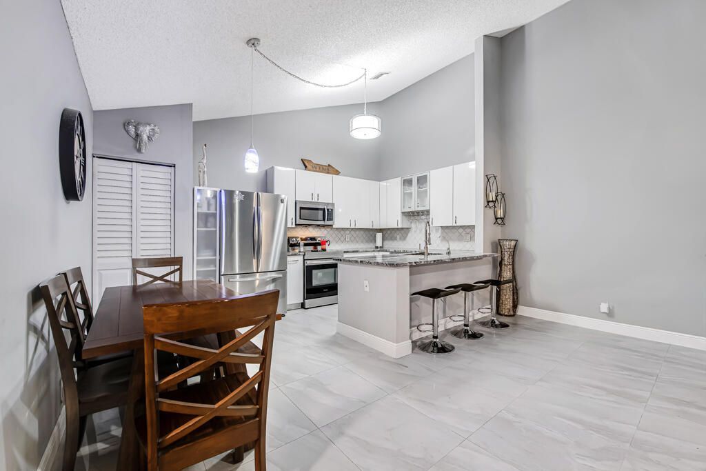 8888 Thumbwood Circle, Unit Apt B, Boynton Beach, FL 33436 Photo