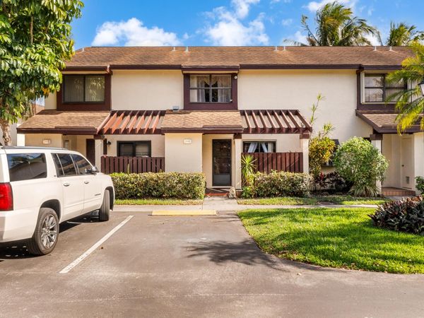 3801 N Carambola Cir North Circle N, Unit 2802, Coconut Creek, FL 33066