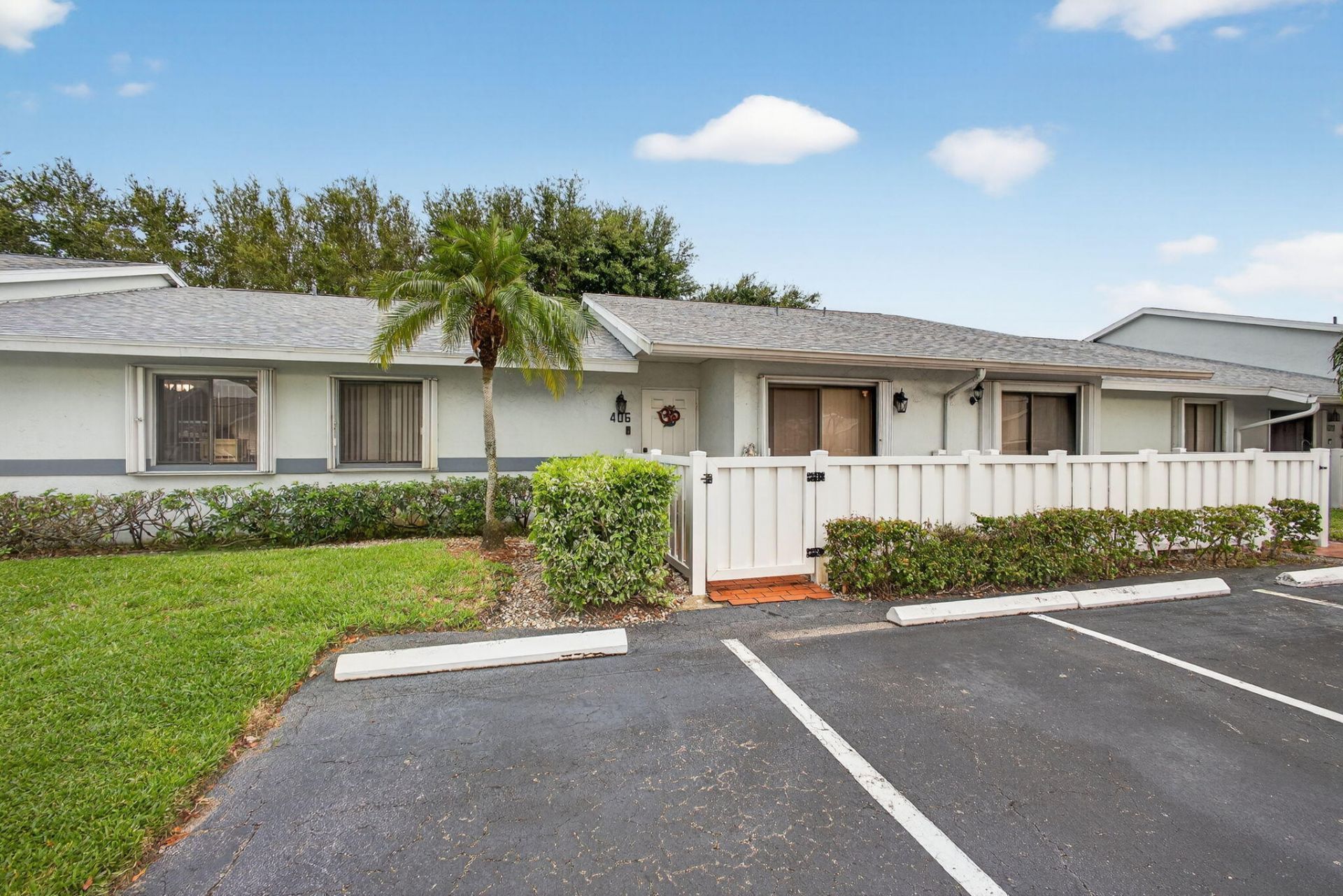 2640 Gately Drive W, Unit 406, West Palm Beach, FL 33415 Photo